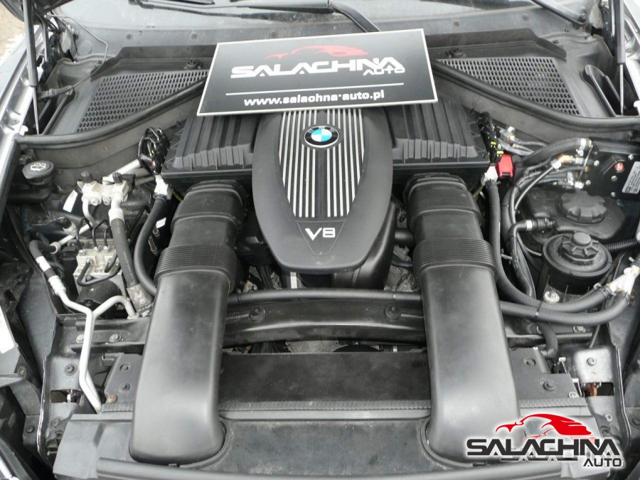 BMW X5 E70 4.8 V8
